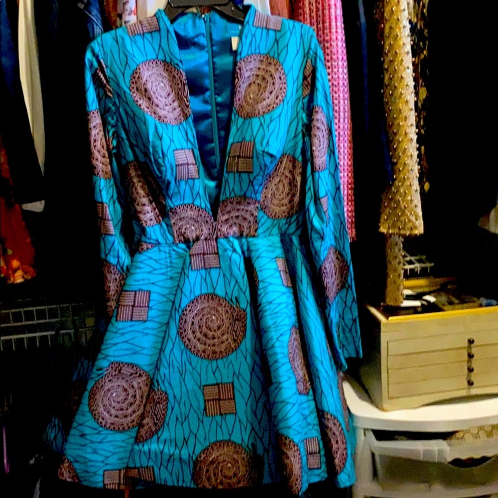 Beautiful plunge customize dress